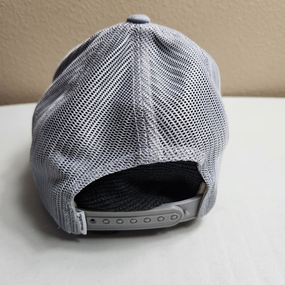 Travis Mathew Mens Gray Twill Mesh Snapback Hat - Picture 7 of 11